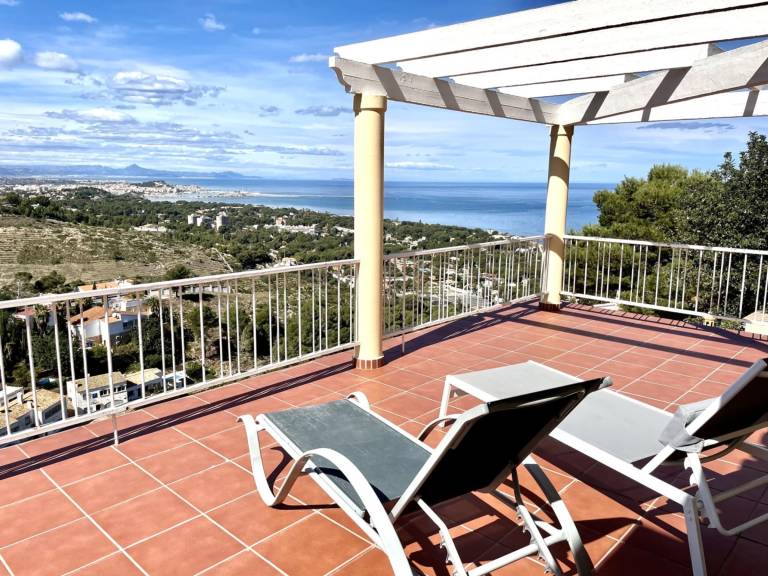 Villa with barbecue & private pool in Denia