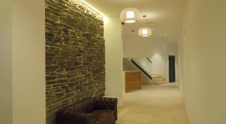 Serviced apartment with patio — photo 4