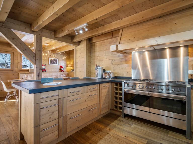 Chalet with jacuzzi — photo 4