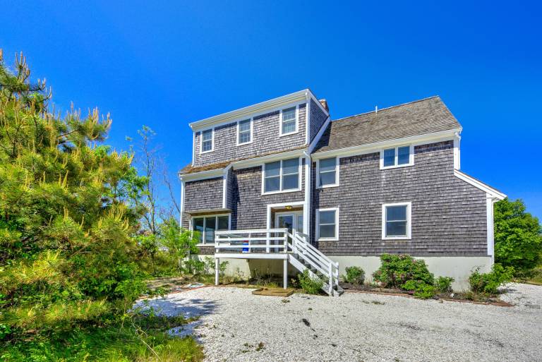 Vacation home with barbeque | Water view — photo 3