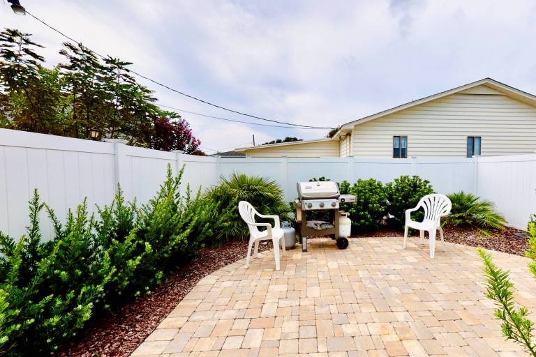 Condo with barbeque | City view in Kure Beach, NC