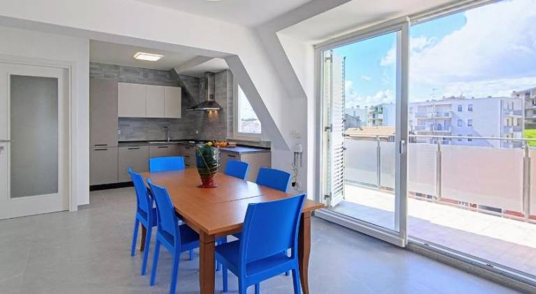 Apartment with 4 rooms for 7 persons in Fermo