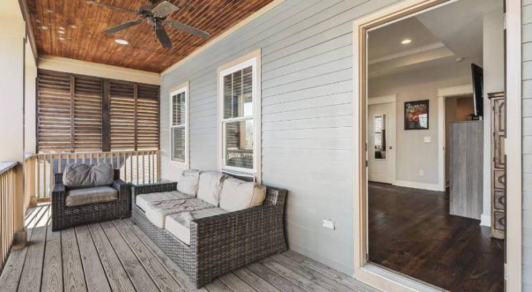 Fully equipped lovely house with grill, patio & yard | Pets are welcome — photo 3