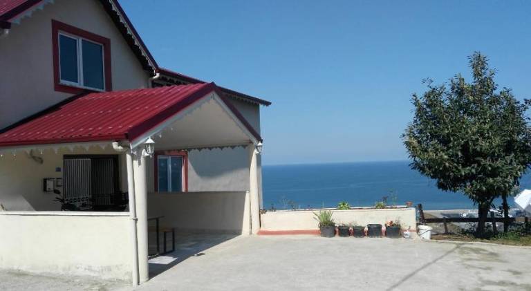 Apartment with barbeque, yard & terrace — photo 5