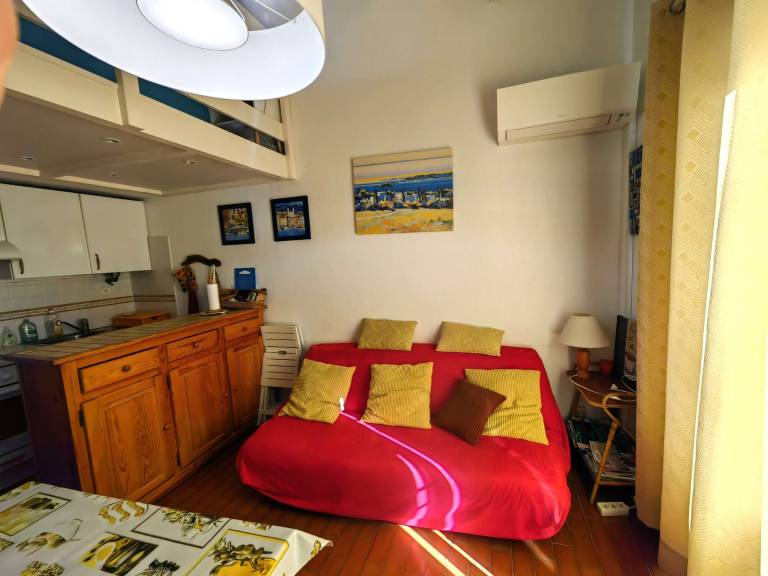 Holiday apartment with barbeque & pool — photo 3