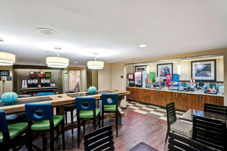 Hampton Inn Milford — photo 3