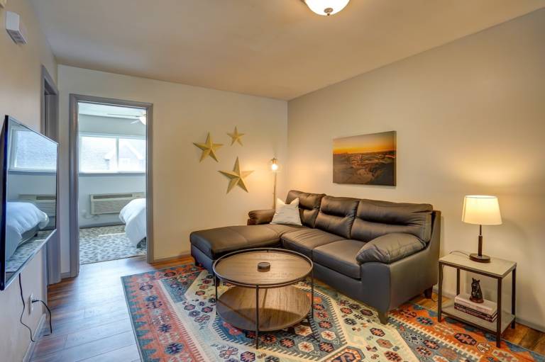 Rental apartment with 1 room for 2 persons in Milwaukee, WI
