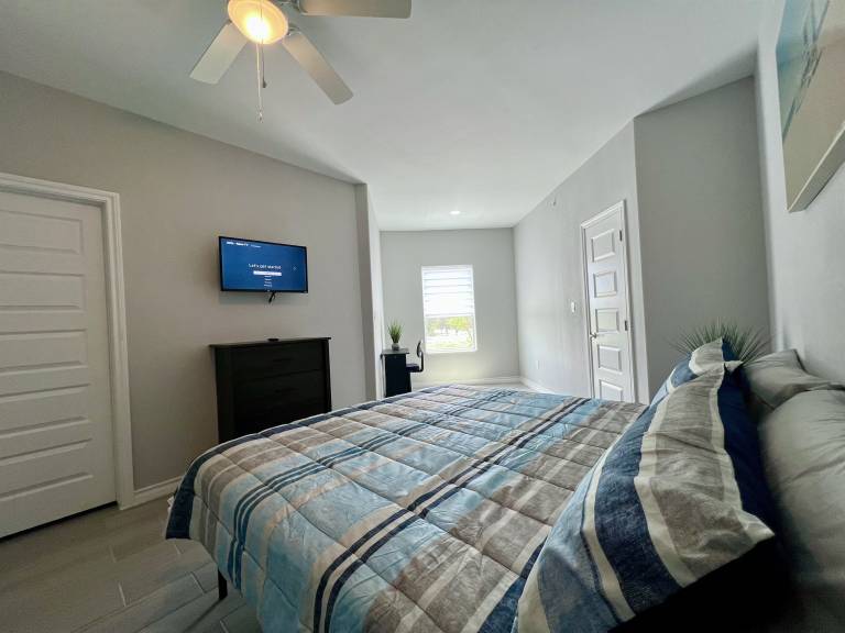 Villa Escondida 2 -2BD- Straight Shot to SpaceX! — photo 2
