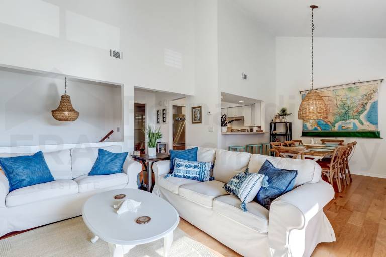 Condo with pool | Sea view — photo 3