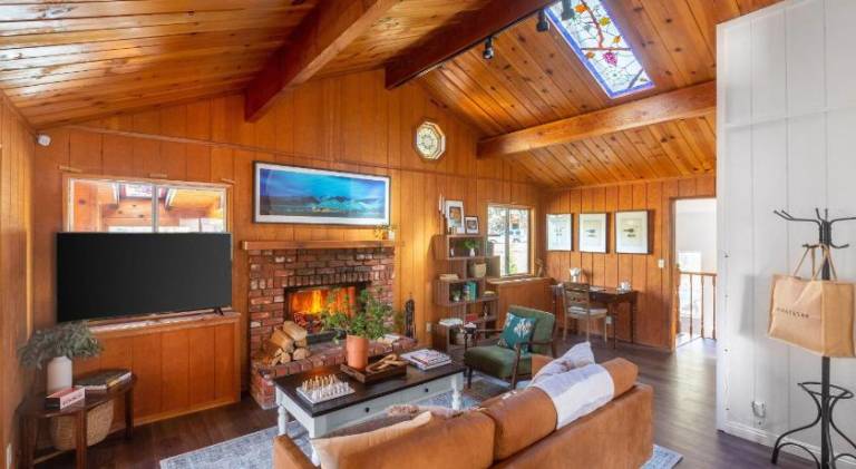 TurtleBear by AvantStay Stunning Character Cabin w Entertainers Patio Table Tennis in Big Bear Lake, CA