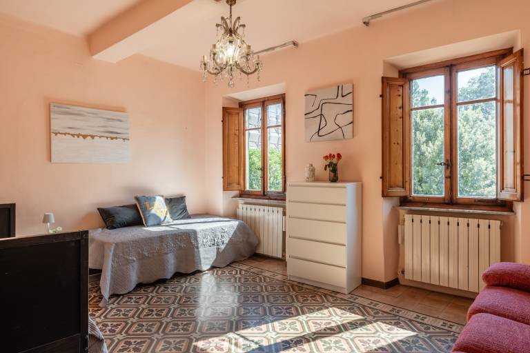 Beautiful holiday apartment with fast internet | Next to Lucca Cathedral | Garden view | Suitable for remote work | Pets are welcome — photo 2