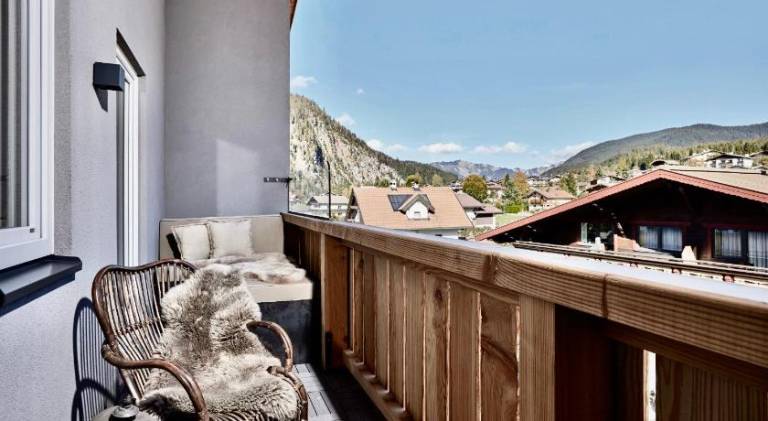 Deluxe Apartment Zugspitze Ehrwald mit Pool, Sauna, direkt am Golfplatz — photo 4