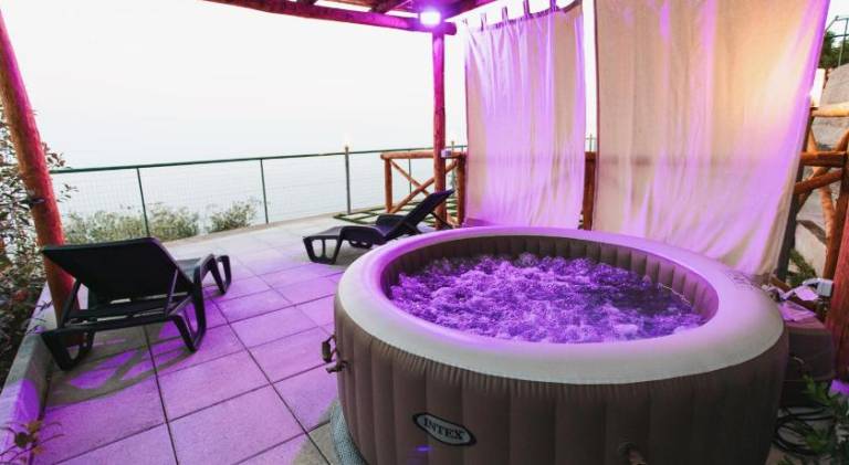 Vacation home with terrace, hot tub & private pool — photo 3
