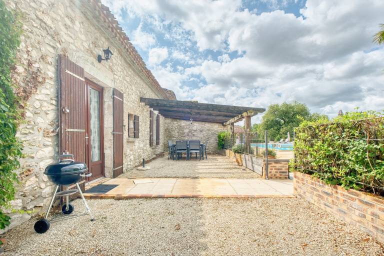 La Garenne – Family Cottage with Pool and Jacuzzi on 12 Hectares near Bergerac — photo 3