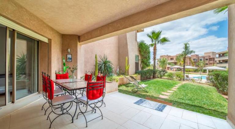 Rental apartment with pool & yard in Marrakech