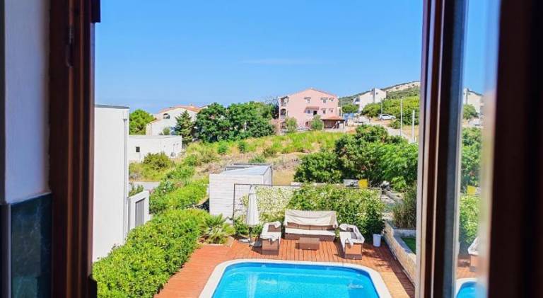 Beautiful rental apartment with yard, pool & terrace | Pets allowed — photo 3