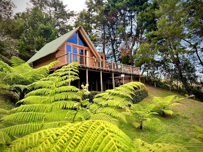 Outstanding A-Frame Cabin with Interior Jacuzzi, BBQ and Views in Colombia in Guarne