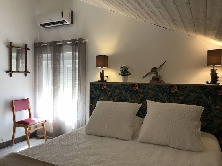 Accommodation Orange