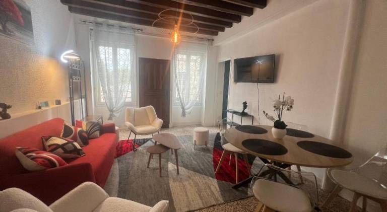 House with patio in Montargis