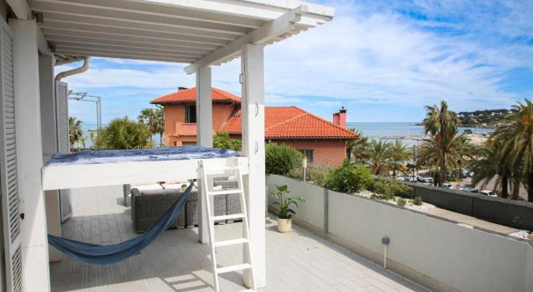 Holiday apartment with barbecue & patio | Good for workation — photo 4
