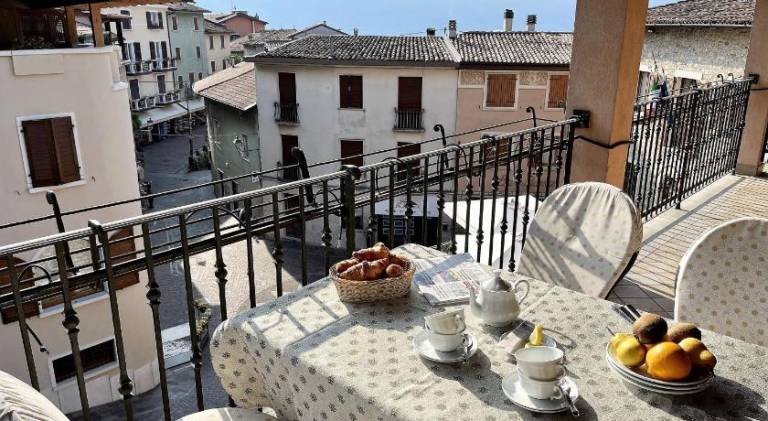 Lovely serviced apartment with terrace & pool | Pets are welcome — photo 5