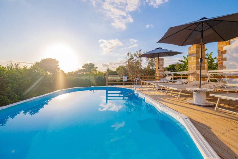 Fully equipped villa with private pool, yard & barbeque | Panoramic view | Pets allowed — photo 3