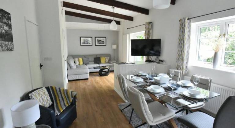 Holiday apartment with yard & barbecue in Sidmouth