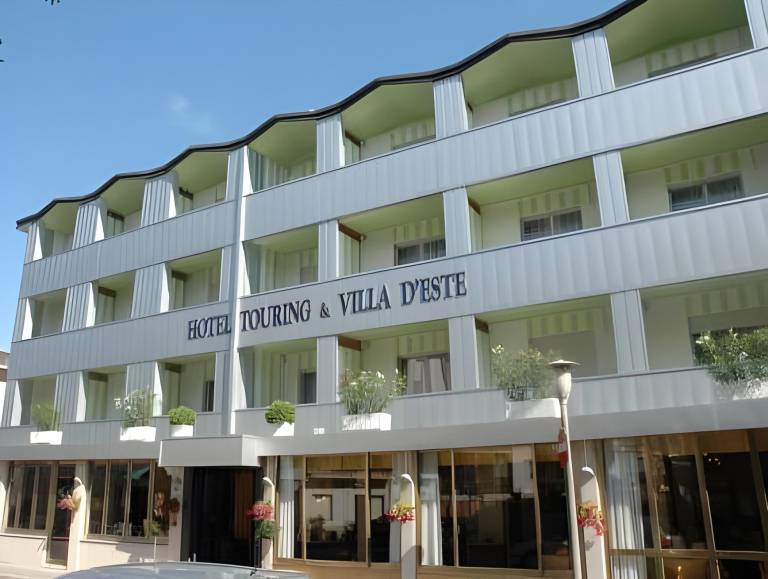 Serviced apartment with pool, patio & hot tub | Close to the beach | Dogs allowed in Grado