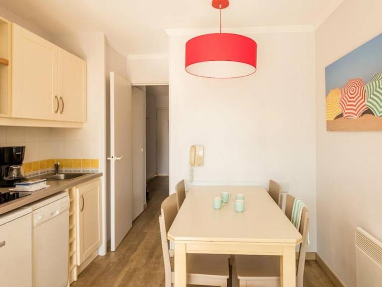Holiday apartment with pool — photo 5