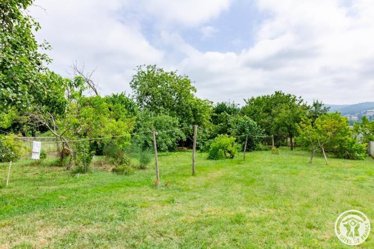 Gite with garden & barbeque — photo 4