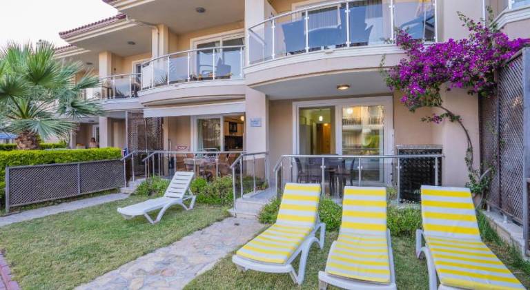 Sunset Beach Club Aqualettings Mermaid 33 — photo 4