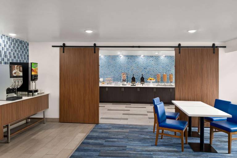 La Quinta Inn by Wyndham Columbus Dublin — photo 4