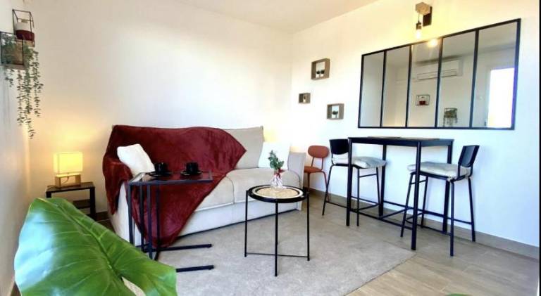 Apartment with patio | Pets are welcome — photo 3