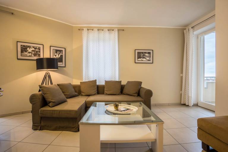 Apartment 'La Villa Tesoro' with Lake View, Shared Pool and Wi-Fi — photo 5