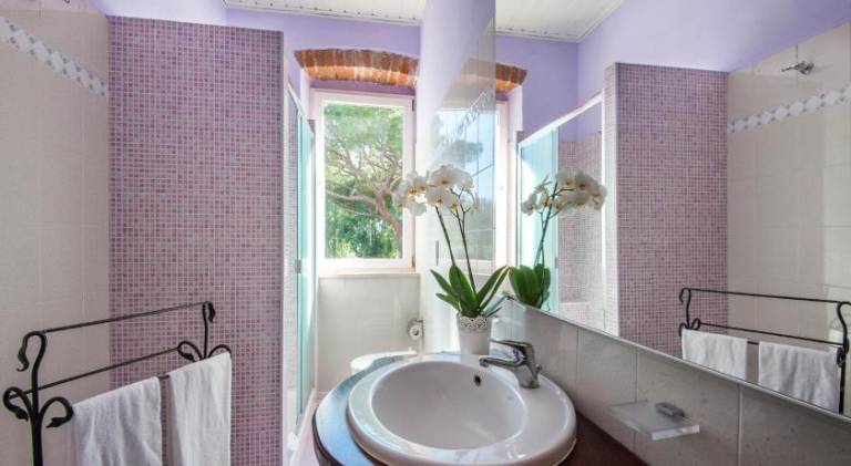 Family-friendly serviced apartment with yard, terrace & pool | Dogs allowed — photo 2