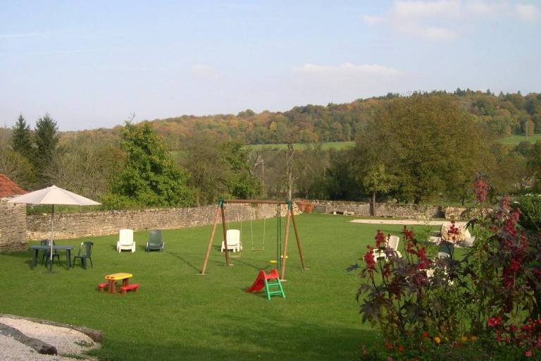 Gite with terrace, heated pool & garden — photo 3