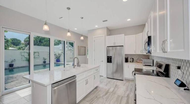 Vacation home with jacuzzi & pool | Dogs allowed — photo 4