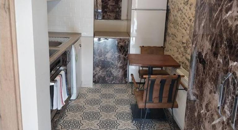Fully equipped rental apartment with patio | Close to Konak Square | Perfect for remote work | Dogs allowed — photo 3