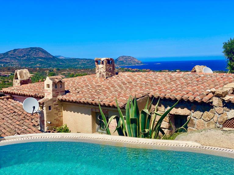 Villa with barbecue, private pool & patio | Sea view — photo 2