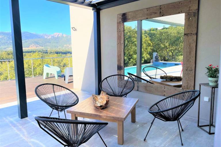 Family-friendly spacious villa with yard, private pool & patio | Mountain view | Pet-friendly — photo 4