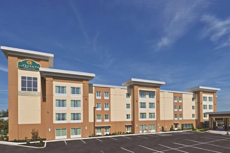 La Quinta Inn & Suites by Wyndham Paducah — photo 2