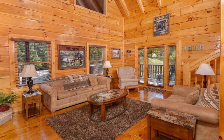 Awesome Getaway and a Theater - Hot Tub Bliss Meets Home Theater Fun — photo 5