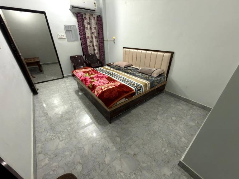 Nice vacation home with patio | Perfect for remote work | Pets are welcome in Varanasi