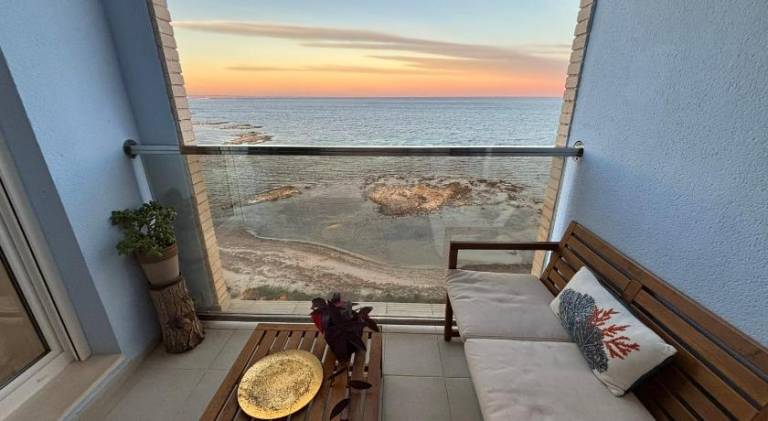 Fully equipped beautiful apartment with yard, pool & patio | Water view | Close to the beach | Good for workation | Pets allowed — photo 4