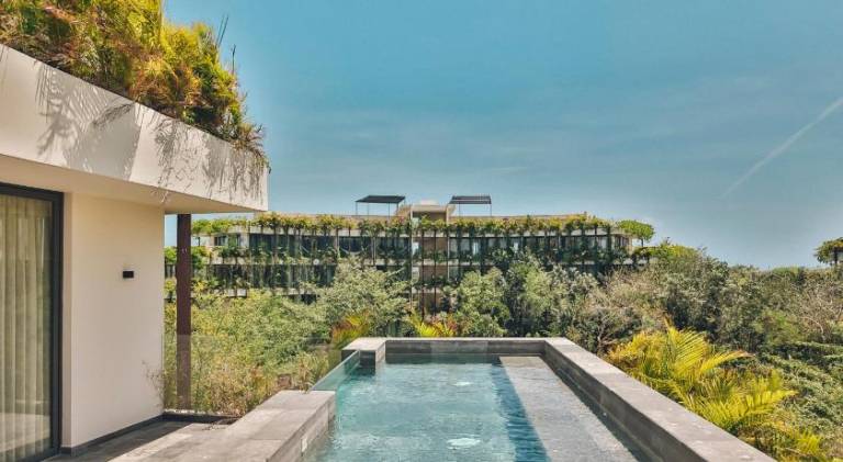 Apartment with pool — photo 3