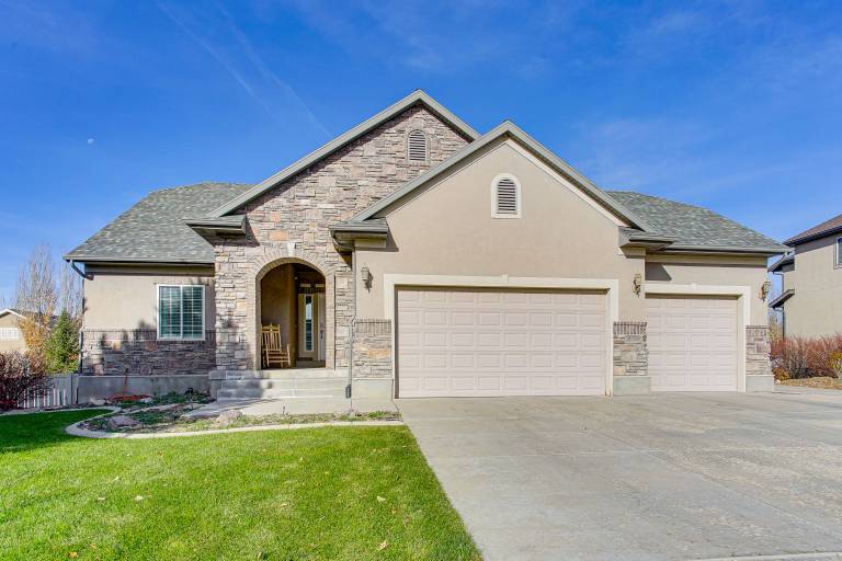 3,600 Sq Ft, Large Fenced Yard: Heber City Retreat — photo 3