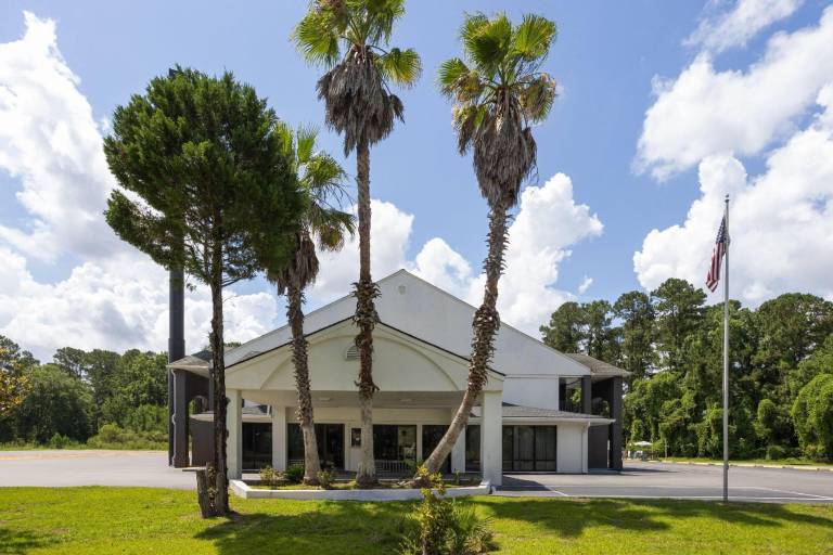 Days Inn by Wyndham Hardeeville Near Hilton Head — photo 4