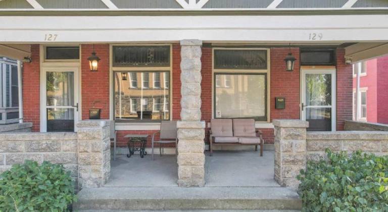 Vacation home with yard — photo 5