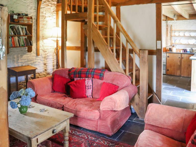 Family-oriented pleasant cottage with hot tub | River view | Pets allowed in Carmarthen
