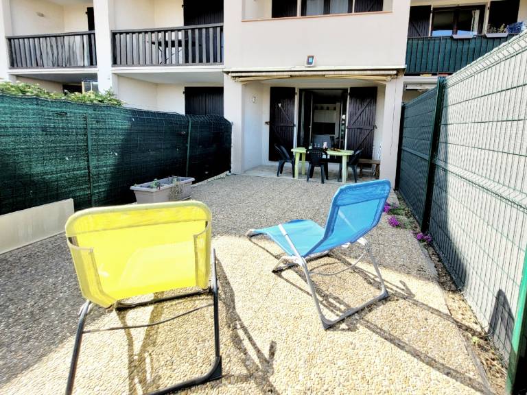 Modern Studio Cabin - Terrace - Parking - Near Beach in Canet-en-Roussillon